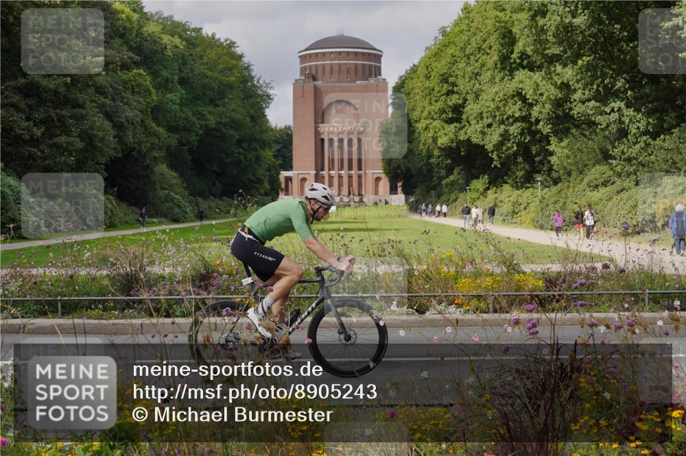 14.09.2025 - Stadtparktriathlon Michael Burmester http://msf.ph/oto/8905243 14.09.2025 12:07:45 Radfahren 1033, 1047, 1048, 1063, 1115, 1150, 1187 meine-sportfotos.de