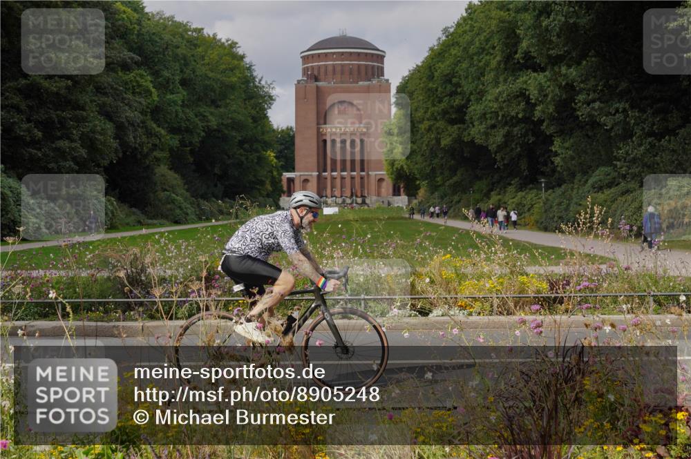 14.09.2025 - Stadtparktriathlon Michael Burmester http://msf.ph/oto/8905248 14.09.2025 12:07:56 Radfahren 1047, 1048, 1182, 1192, 1202, 1209 meine-sportfotos.de