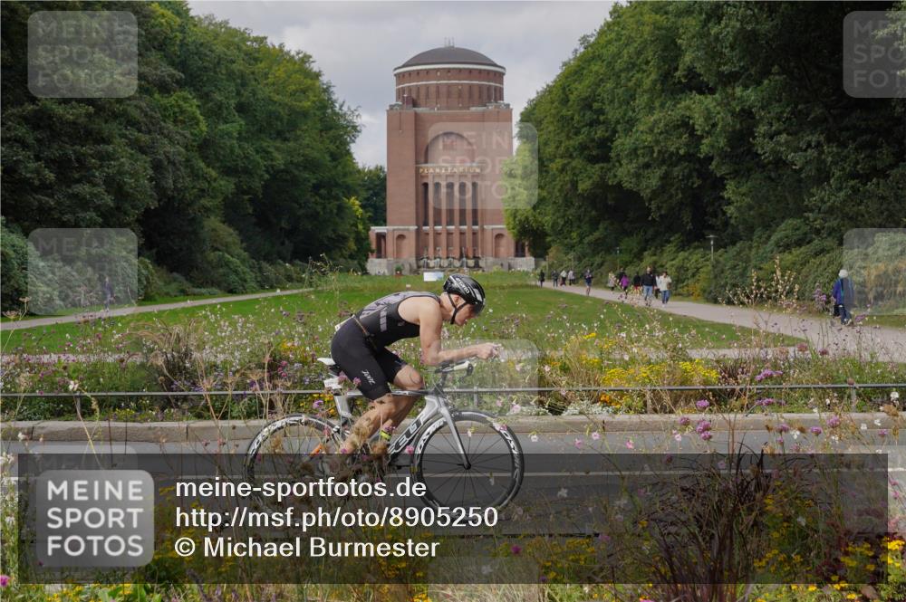 14.09.2025 - Stadtparktriathlon Michael Burmester http://msf.ph/oto/8905250 14.09.2025 12:07:58 Radfahren 1047, 1182, 1192, 1202, 1209 meine-sportfotos.de
