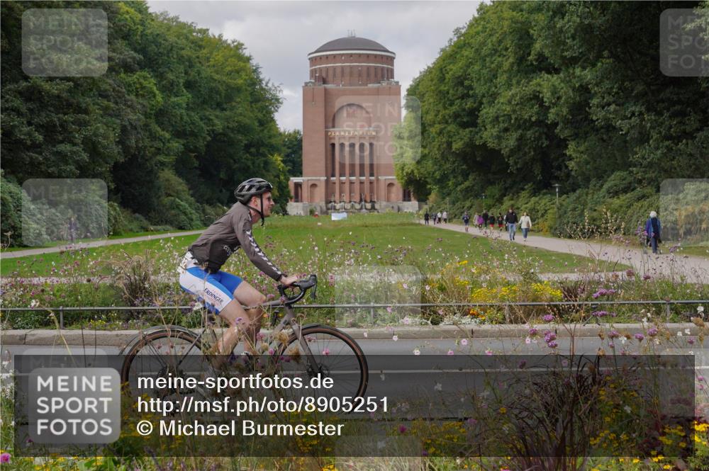 14.09.2025 - Stadtparktriathlon Michael Burmester http://msf.ph/oto/8905251 14.09.2025 12:08:00 Radfahren 1057, 1182, 1192, 1202, 1209 meine-sportfotos.de