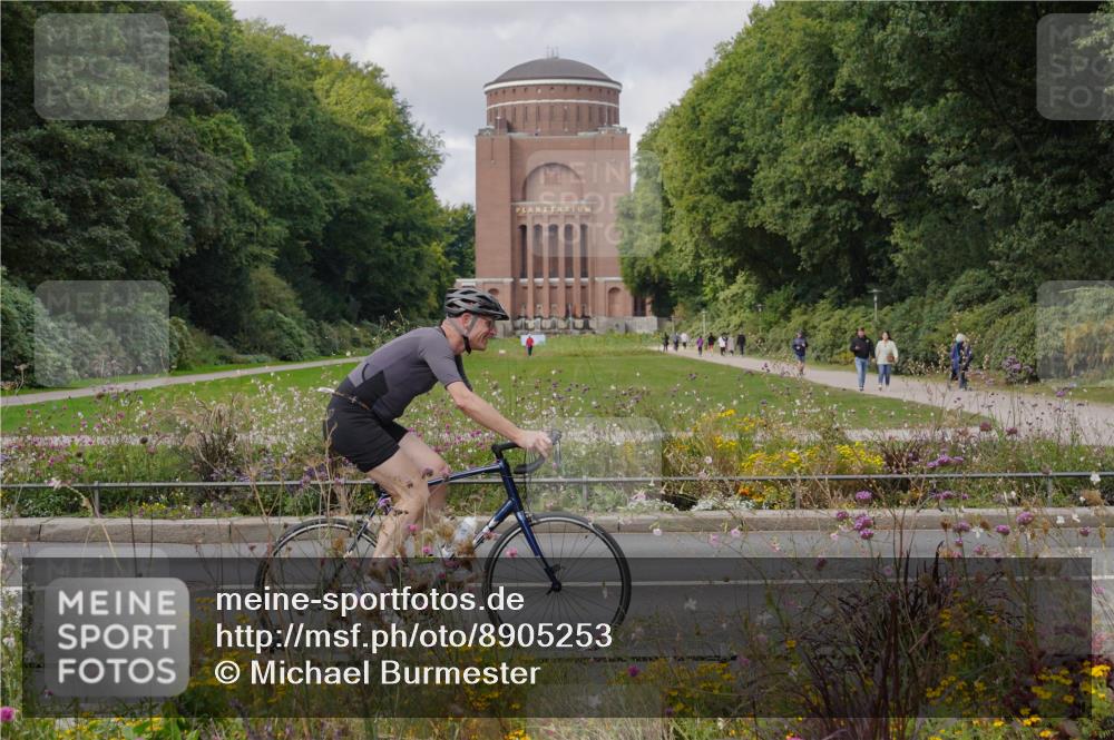 14.09.2025 - Stadtparktriathlon Michael Burmester http://msf.ph/oto/8905253 14.09.2025 12:08:11 Radfahren 1031, 1057, 1062, 1099, 1168, 1200, 1215 meine-sportfotos.de
