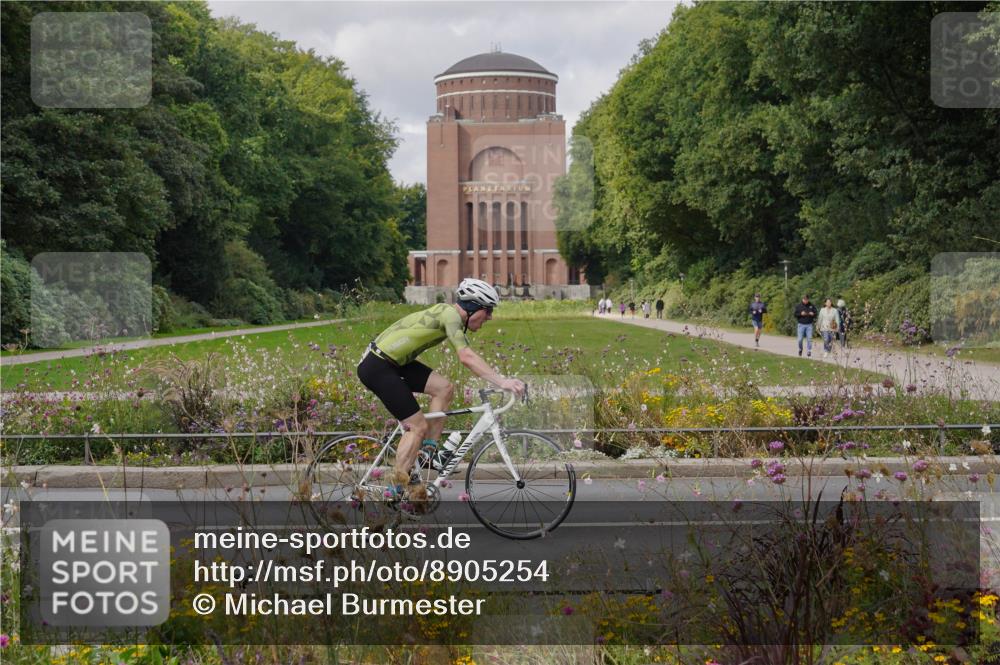 14.09.2025 - Stadtparktriathlon Michael Burmester http://msf.ph/oto/8905254 14.09.2025 12:08:15 Radfahren 1031, 1062, 1099, 1168, 1200, 1215 meine-sportfotos.de