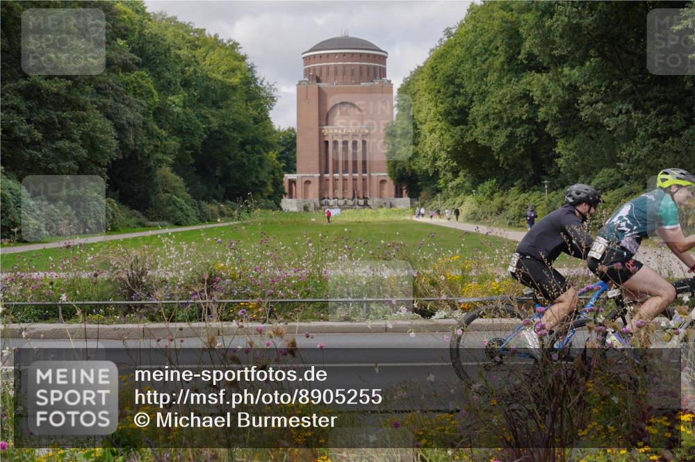 14.09.2025 - Stadtparktriathlon Michael Burmester http://msf.ph/oto/8905255 14.09.2025 12:08:16 Radfahren 1062, 1099, 1168, 1200, 1215 meine-sportfotos.de