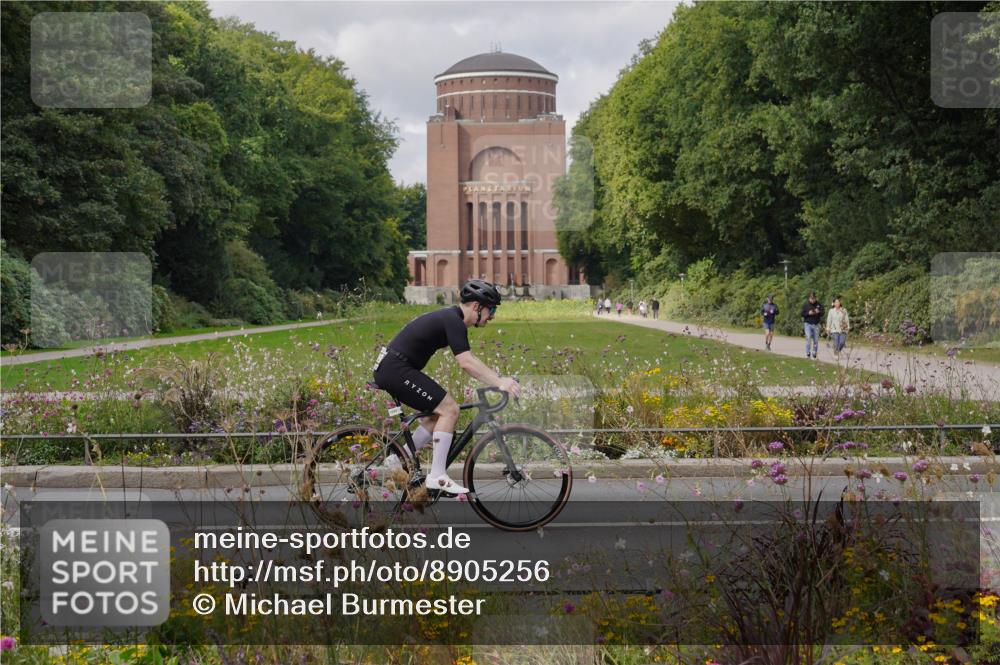 14.09.2025 - Stadtparktriathlon Michael Burmester http://msf.ph/oto/8905256 14.09.2025 12:08:17 Radfahren 1062, 1099, 1168, 1200, 1215 meine-sportfotos.de
