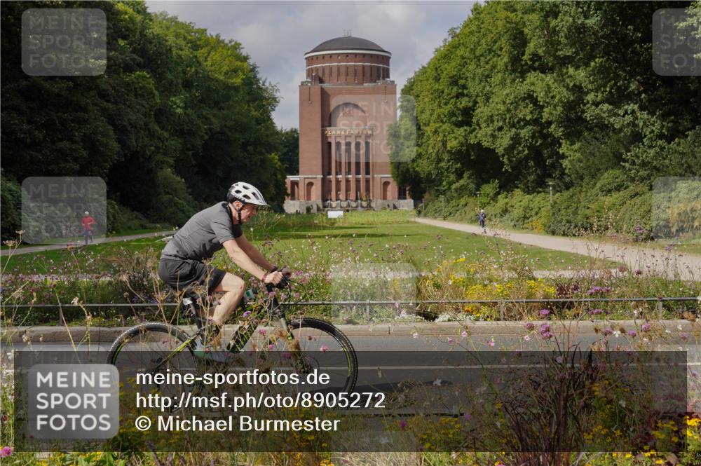 14.09.2025 - Stadtparktriathlon Michael Burmester http://msf.ph/oto/8905272 14.09.2025 12:09:18 Radfahren 1158, 1220 meine-sportfotos.de