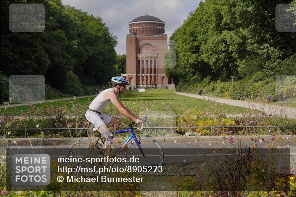 14.09.2025 - Stadtparktriathlon Michael Burmester http://msf.ph/oto/8905273 14.09.2025 12:09:27 Radfahren 1158 meine-sportfotos.de