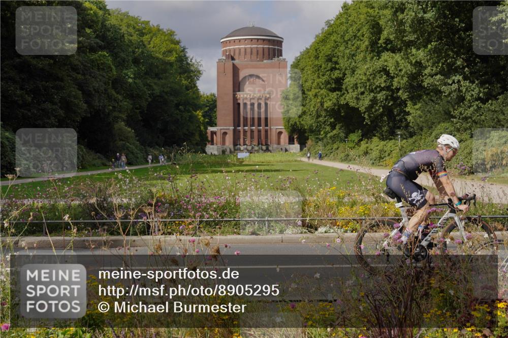 14.09.2025 - Stadtparktriathlon Michael Burmester http://msf.ph/oto/8905295 14.09.2025 12:10:24 Radfahren 1065, 1110, 1129, 1157, 1203, 1211, 1218 meine-sportfotos.de