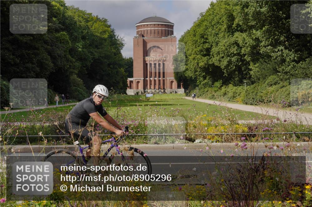14.09.2025 - Stadtparktriathlon Michael Burmester http://msf.ph/oto/8905296 14.09.2025 12:10:33 Radfahren 1157, 1169 meine-sportfotos.de