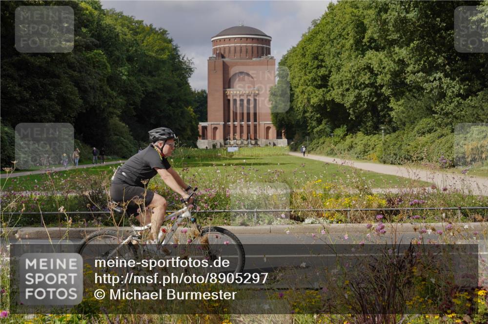 14.09.2025 - Stadtparktriathlon Michael Burmester http://msf.ph/oto/8905297 14.09.2025 12:10:35 Radfahren 1117, 1157, 1169 meine-sportfotos.de