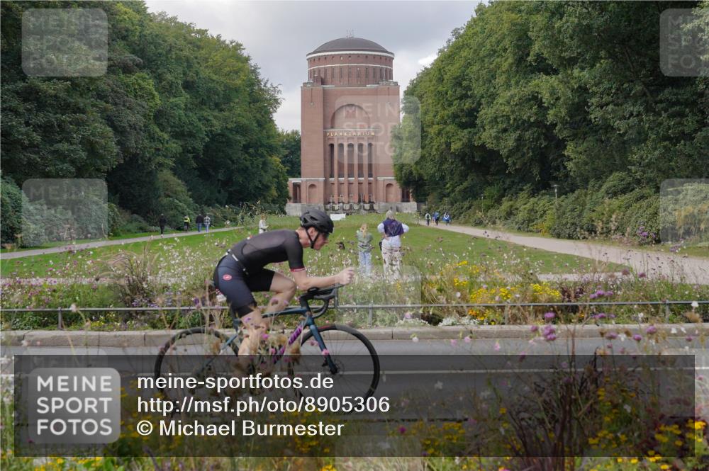 14.09.2025 - Stadtparktriathlon Michael Burmester http://msf.ph/oto/8905306 14.09.2025 12:12:31 Radfahren 1053, 1143, 1160 meine-sportfotos.de