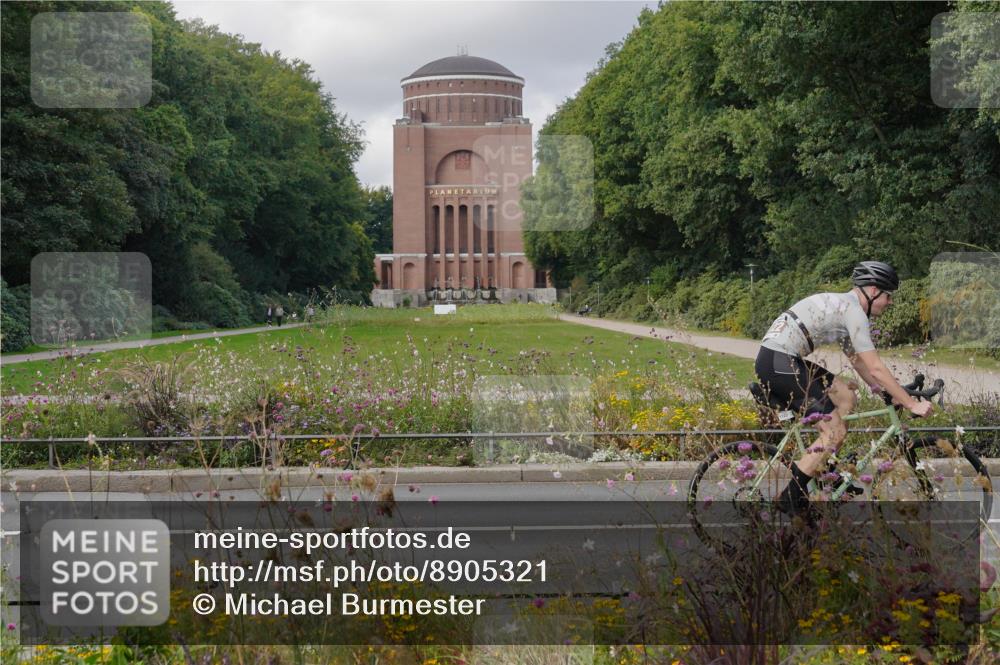 14.09.2025 - Stadtparktriathlon Michael Burmester http://msf.ph/oto/8905321 14.09.2025 12:13:58 Radfahren 1059, 1122, 1188 meine-sportfotos.de