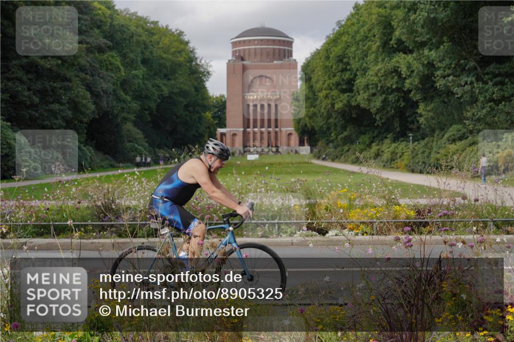 14.09.2025 - Stadtparktriathlon Michael Burmester http://msf.ph/oto/8905325 14.09.2025 12:14:43 Radfahren 1121, 1168, 1209 meine-sportfotos.de