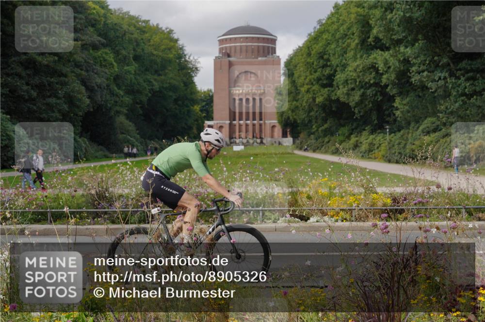14.09.2025 - Stadtparktriathlon Michael Burmester http://msf.ph/oto/8905326 14.09.2025 12:14:46 Radfahren 1121, 1209 meine-sportfotos.de