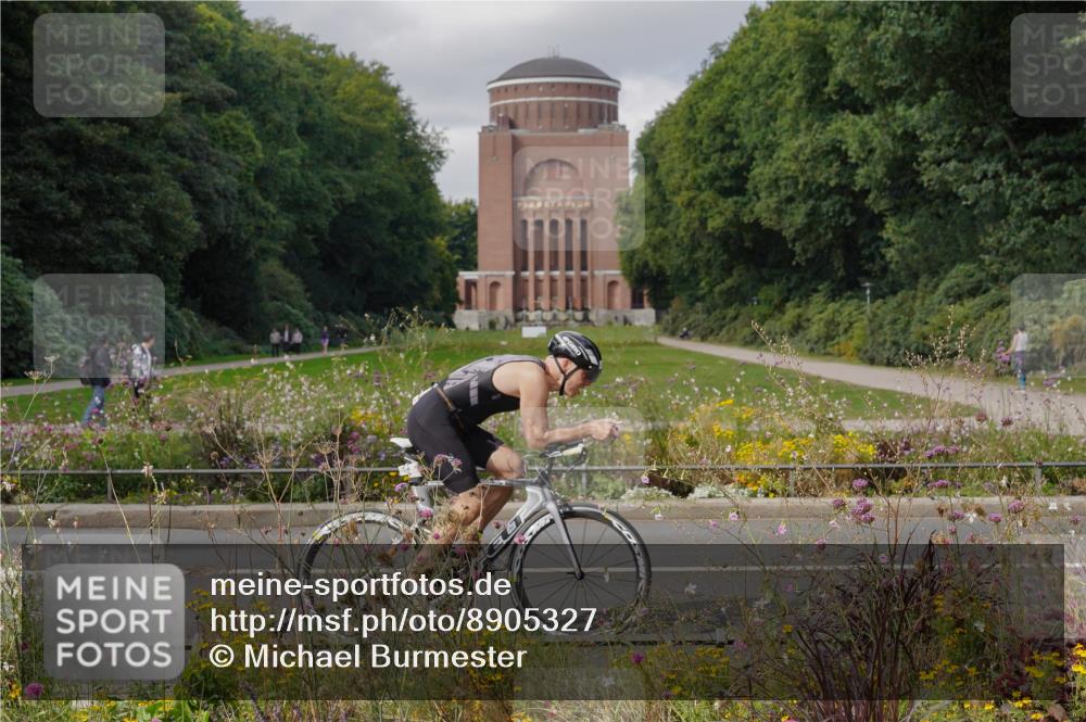 14.09.2025 - Stadtparktriathlon Michael Burmester http://msf.ph/oto/8905327 14.09.2025 12:14:47 Radfahren 1121, 1209 meine-sportfotos.de