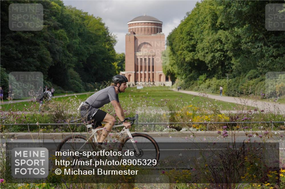 14.09.2025 - Stadtparktriathlon Michael Burmester http://msf.ph/oto/8905329 14.09.2025 12:15:09 Radfahren 1029, 1081, 1174, 1184, 1192 meine-sportfotos.de