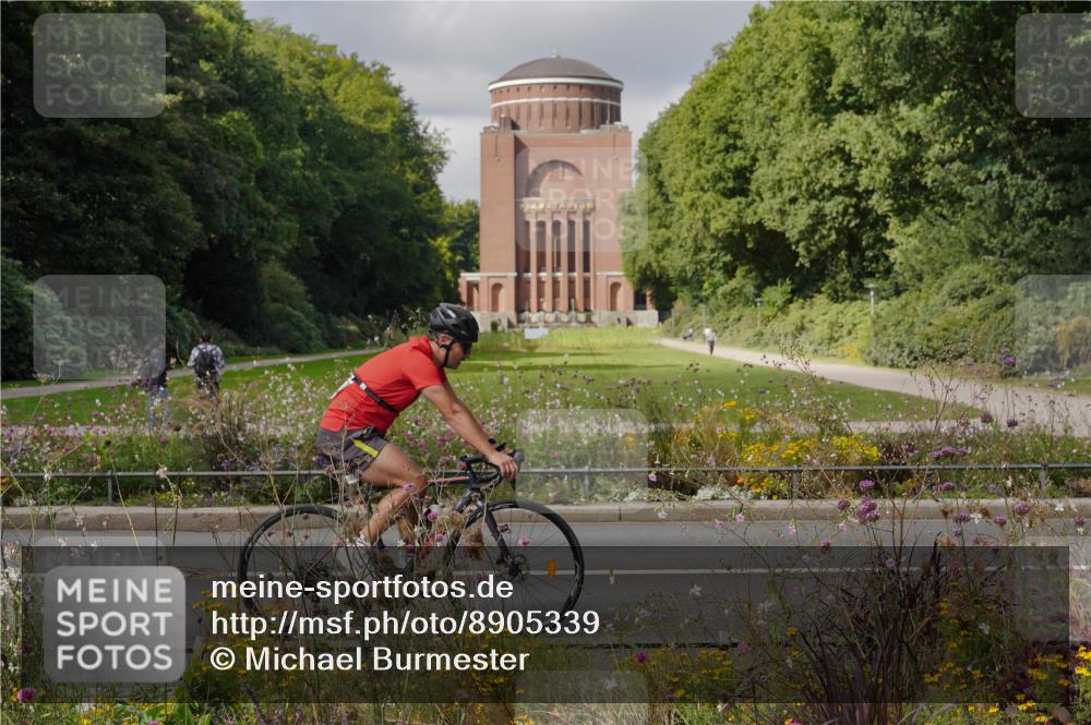 14.09.2025 - Stadtparktriathlon Michael Burmester http://msf.ph/oto/8905339 14.09.2025 12:15:35 Radfahren 1066, 1153, 1164, 1292, 1298 meine-sportfotos.de