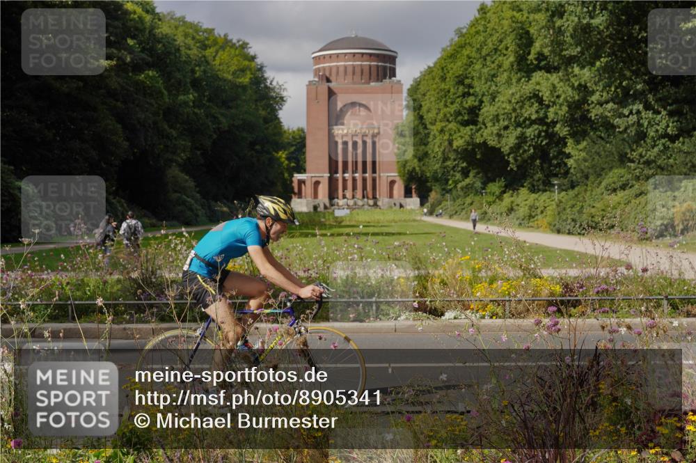 14.09.2025 - Stadtparktriathlon Michael Burmester http://msf.ph/oto/8905341 14.09.2025 12:15:47 Radfahren 1156, 1164, 1185 meine-sportfotos.de