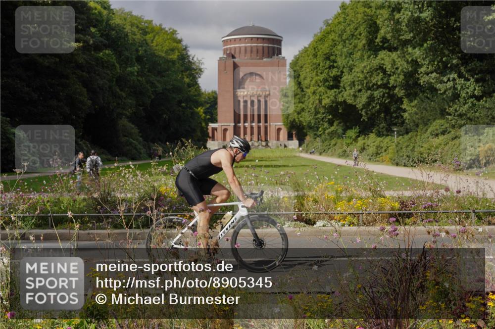 14.09.2025 - Stadtparktriathlon Michael Burmester http://msf.ph/oto/8905345 14.09.2025 12:15:59 Radfahren 1068, 1185, 1193, 1194, 1311 meine-sportfotos.de