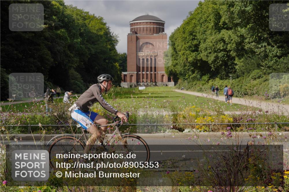 14.09.2025 - Stadtparktriathlon Michael Burmester http://msf.ph/oto/8905353 14.09.2025 12:16:32 Radfahren 1057, 1098, 1150, 1182, 1187, 1301 meine-sportfotos.de