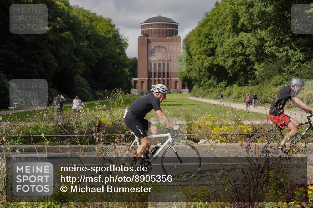 14.09.2025 - Stadtparktriathlon Michael Burmester http://msf.ph/oto/8905356 14.09.2025 12:16:35 Radfahren 1057, 1098, 1150, 1182, 1187 meine-sportfotos.de