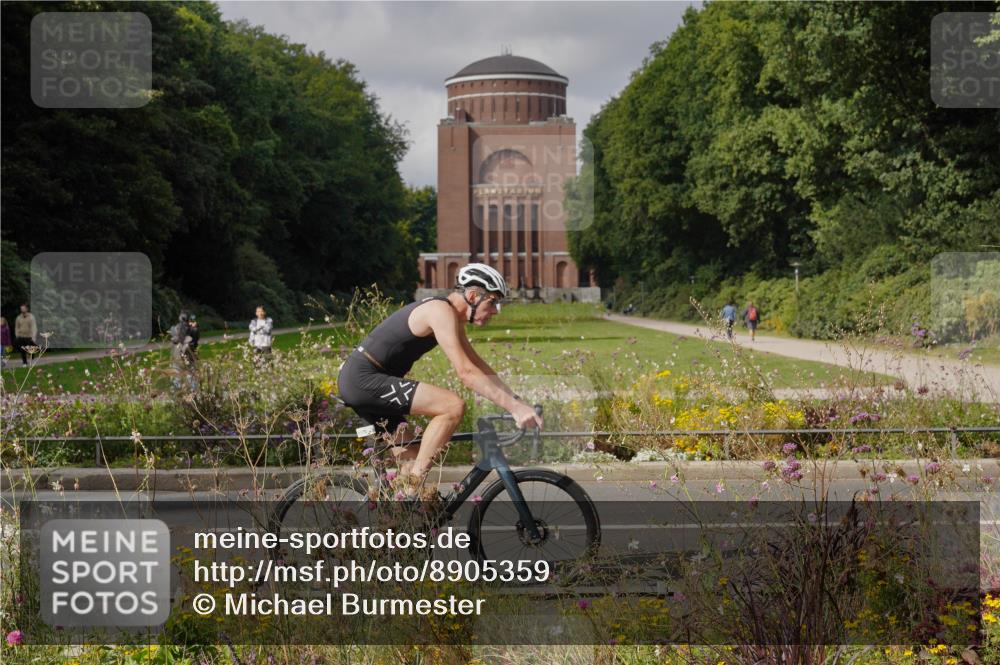 14.09.2025 - Stadtparktriathlon Michael Burmester http://msf.ph/oto/8905359 14.09.2025 12:16:54 Radfahren 1129, 1172, 1203, 1210, 1211, 1281 meine-sportfotos.de