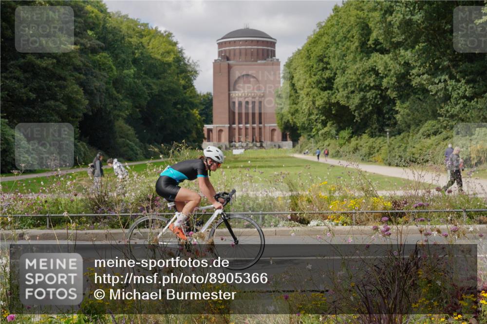14.09.2025 - Stadtparktriathlon Michael Burmester http://msf.ph/oto/8905366 14.09.2025 12:17:19 Radfahren 1175, 1219, 1249, 1261 meine-sportfotos.de