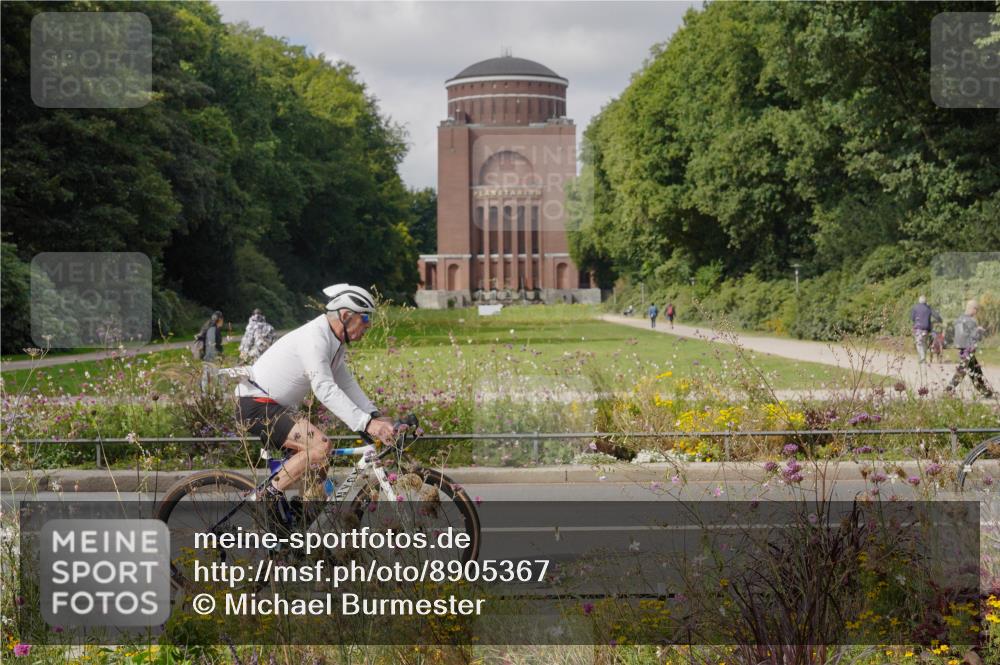 14.09.2025 - Stadtparktriathlon Michael Burmester http://msf.ph/oto/8905367 14.09.2025 12:17:20 Radfahren 1175, 1219, 1261 meine-sportfotos.de