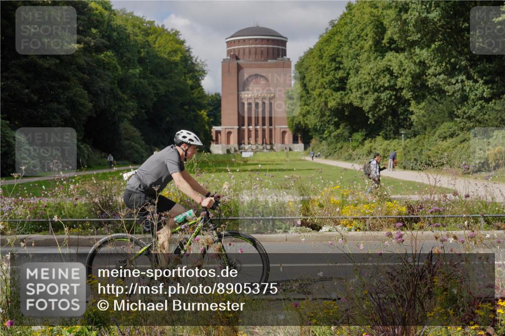 14.09.2025 - Stadtparktriathlon Michael Burmester http://msf.ph/oto/8905375 14.09.2025 12:17:49 Radfahren 1141, 1167, 1205, 1220, 1224, 1310 meine-sportfotos.de