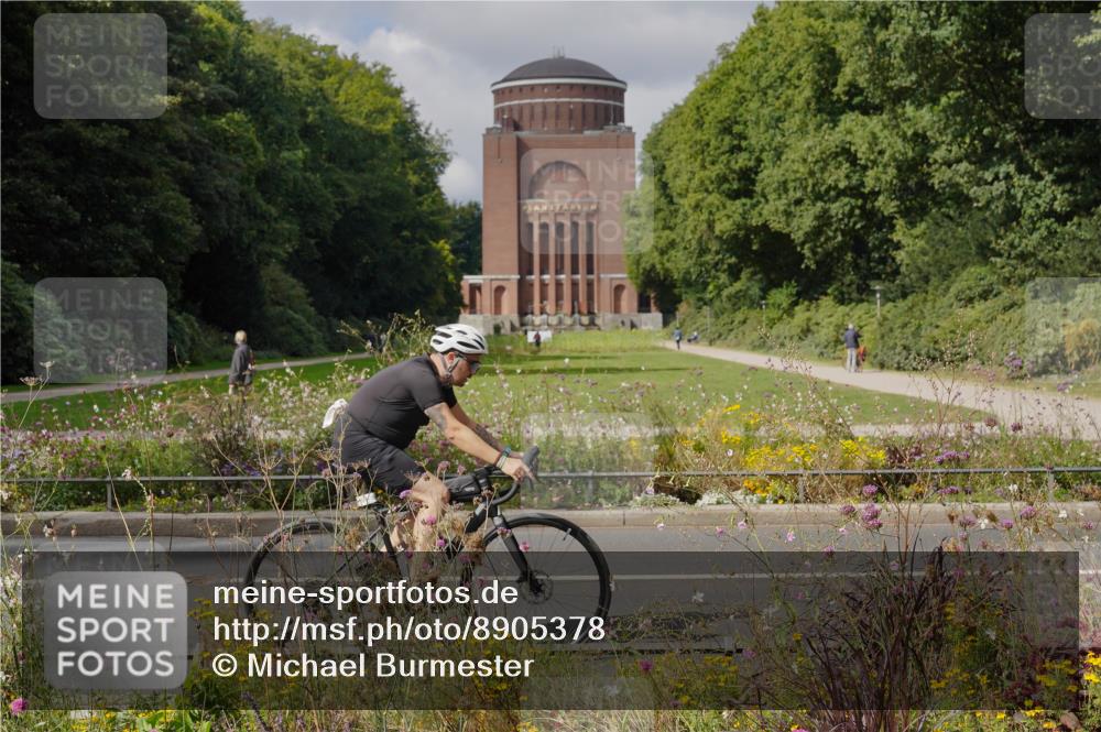 14.09.2025 - Stadtparktriathlon Michael Burmester http://msf.ph/oto/8905378 14.09.2025 12:17:57 Radfahren 1133, 1141, 1149, 1200, 1215, 1310 meine-sportfotos.de