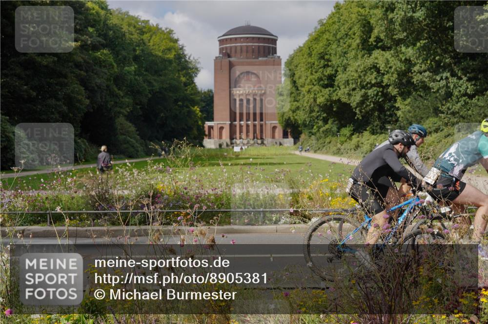 14.09.2025 - Stadtparktriathlon Michael Burmester http://msf.ph/oto/8905381 14.09.2025 12:18:00 Radfahren 1126, 1133, 1141, 1149, 1200, 1215, 1310 meine-sportfotos.de