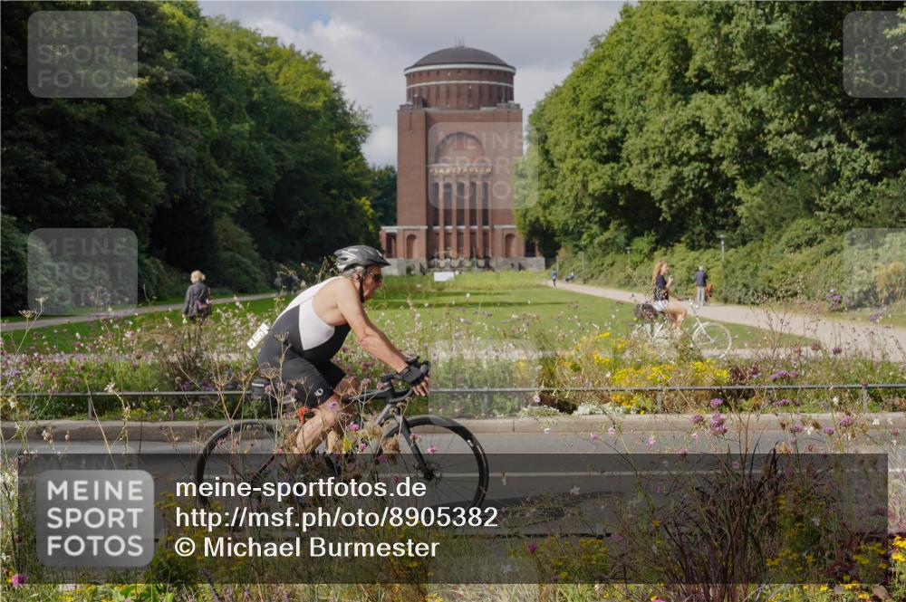 14.09.2025 - Stadtparktriathlon Michael Burmester http://msf.ph/oto/8905382 14.09.2025 12:18:07 Radfahren 1126, 1229, 1274 meine-sportfotos.de
