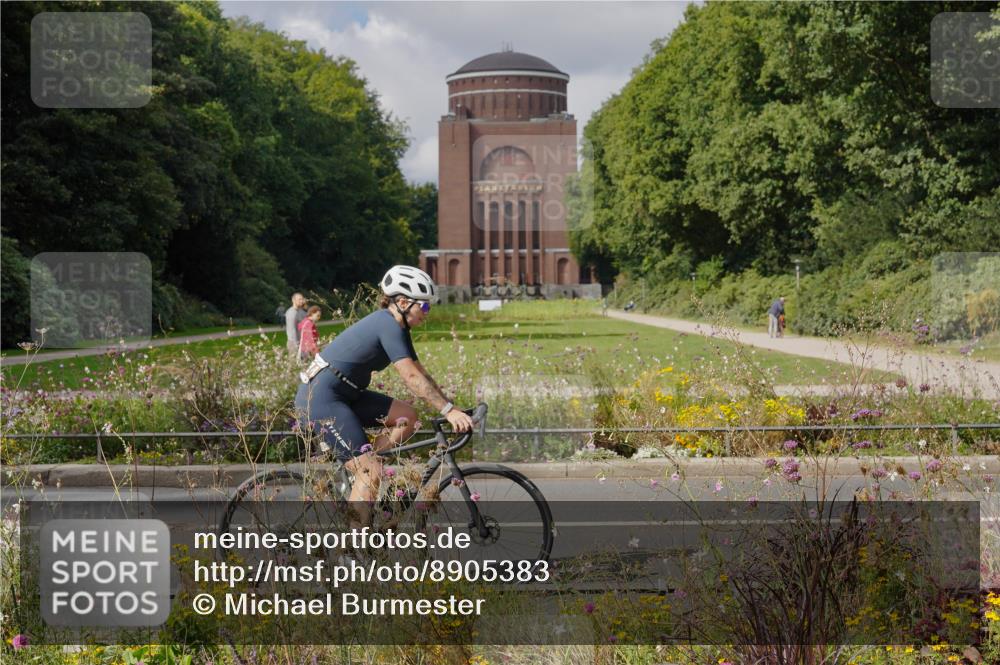 14.09.2025 - Stadtparktriathlon Michael Burmester http://msf.ph/oto/8905383 14.09.2025 12:18:14 Radfahren 1125, 1229, 1274 meine-sportfotos.de