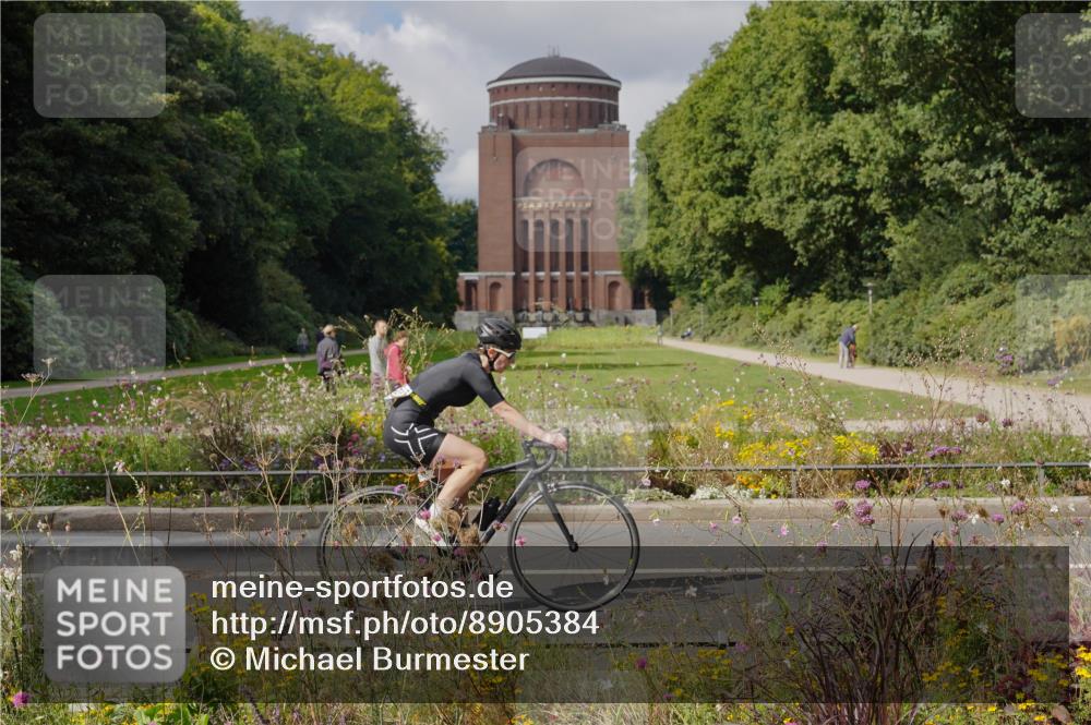 14.09.2025 - Stadtparktriathlon Michael Burmester http://msf.ph/oto/8905384 14.09.2025 12:18:15 Radfahren 1125, 1229, 1274 meine-sportfotos.de