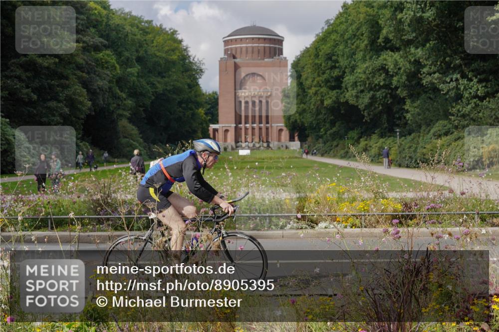 14.09.2025 - Stadtparktriathlon Michael Burmester http://msf.ph/oto/8905395 14.09.2025 12:18:38 Radfahren 1085, 1132, 1139, 1176, 1218, 1260, 1304 meine-sportfotos.de