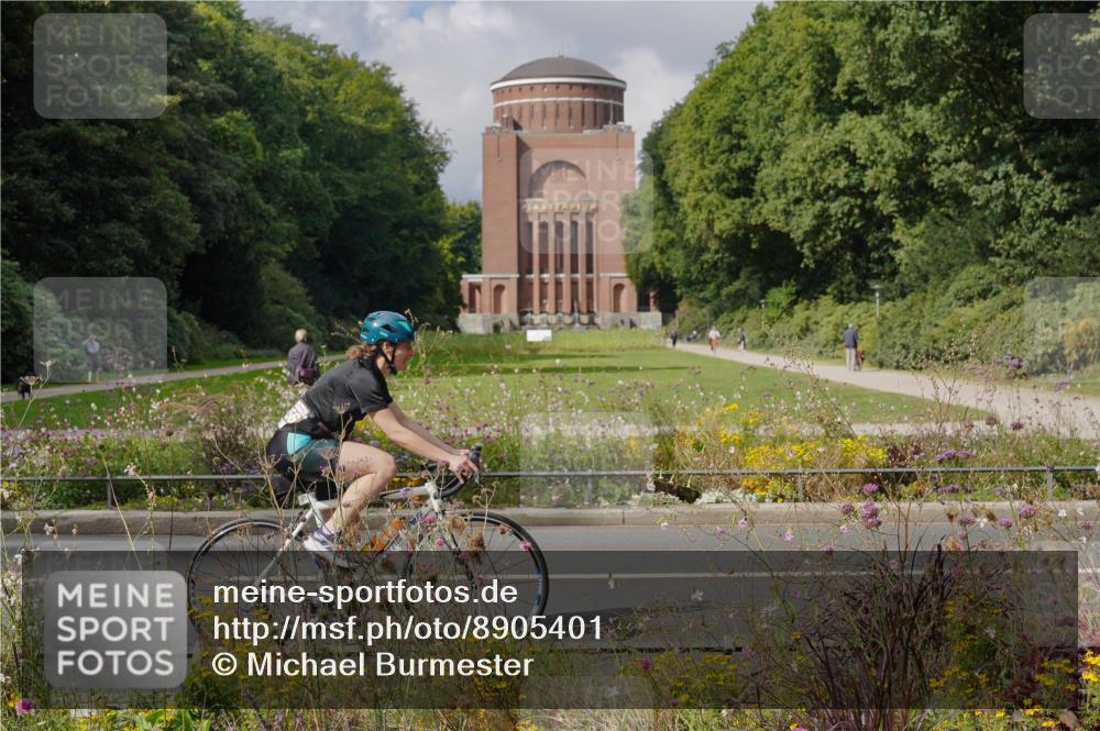 14.09.2025 - Stadtparktriathlon Michael Burmester http://msf.ph/oto/8905401 14.09.2025 12:18:54 Radfahren 1212, 1256, 1280, 1314 meine-sportfotos.de