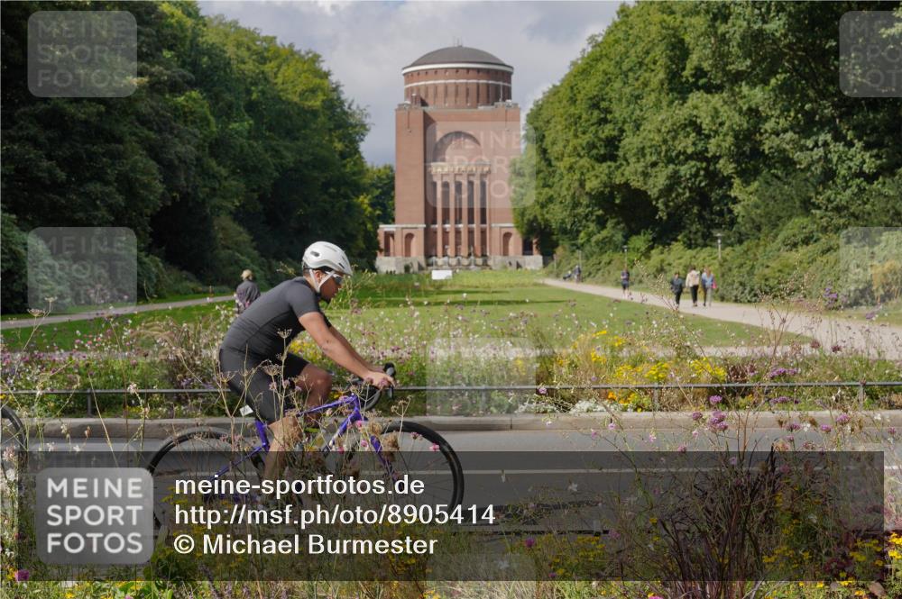 14.09.2025 - Stadtparktriathlon Michael Burmester http://msf.ph/oto/8905414 14.09.2025 12:19:46 Radfahren 1117, 1128, 1146, 1157, 1223, 1242, 1252, 1286, 1296 meine-sportfotos.de