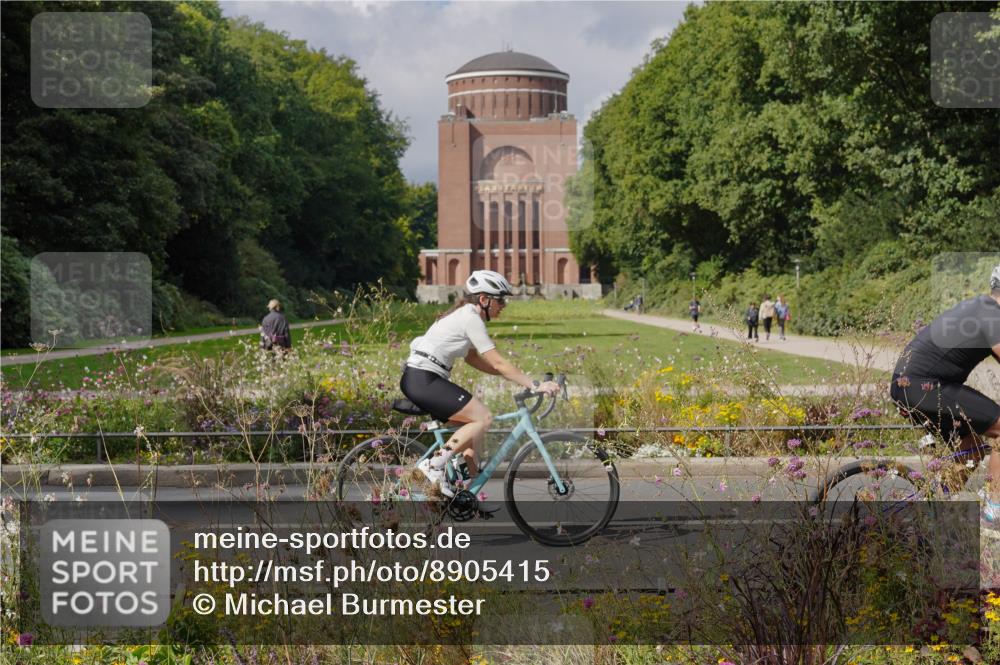 14.09.2025 - Stadtparktriathlon Michael Burmester http://msf.ph/oto/8905415 14.09.2025 12:19:47 Radfahren 1117, 1128, 1146, 1157, 1223, 1242, 1252, 1286, 1296 meine-sportfotos.de
