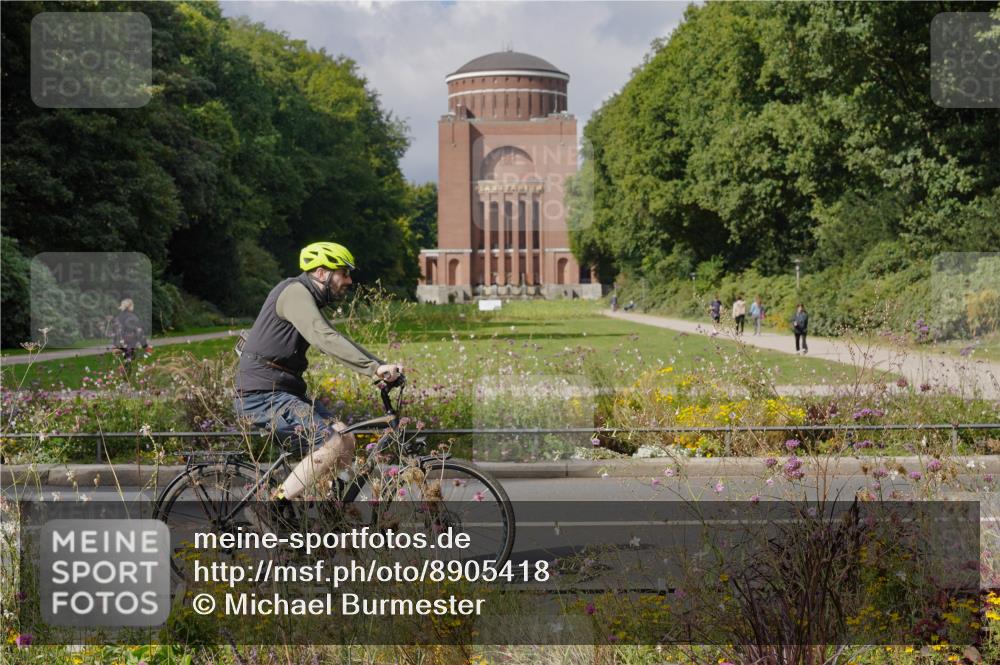 14.09.2025 - Stadtparktriathlon Michael Burmester http://msf.ph/oto/8905418 14.09.2025 12:19:54 Radfahren 1117, 1128 meine-sportfotos.de