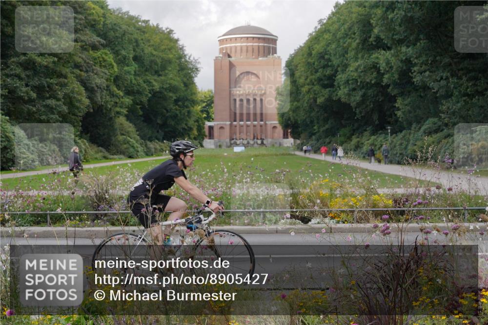 14.09.2025 - Stadtparktriathlon Michael Burmester http://msf.ph/oto/8905427 14.09.2025 12:20:59 Radfahren 1204, 1264, 1316 meine-sportfotos.de