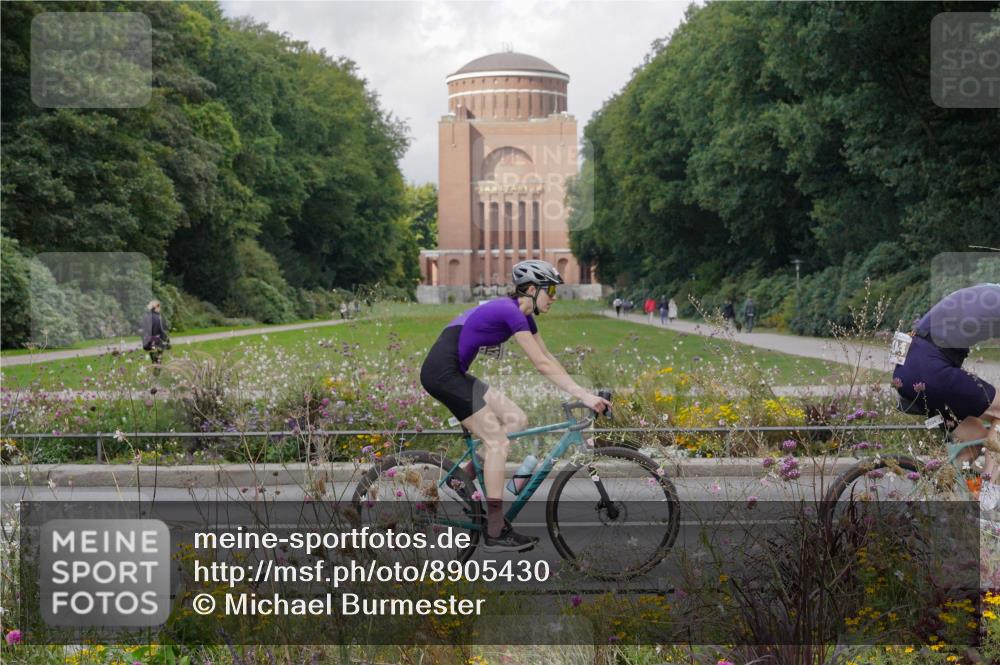14.09.2025 - Stadtparktriathlon Michael Burmester http://msf.ph/oto/8905430 14.09.2025 12:21:08 Radfahren 1122, 1168, 1197, 1204, 1264, 1291, 1319 meine-sportfotos.de
