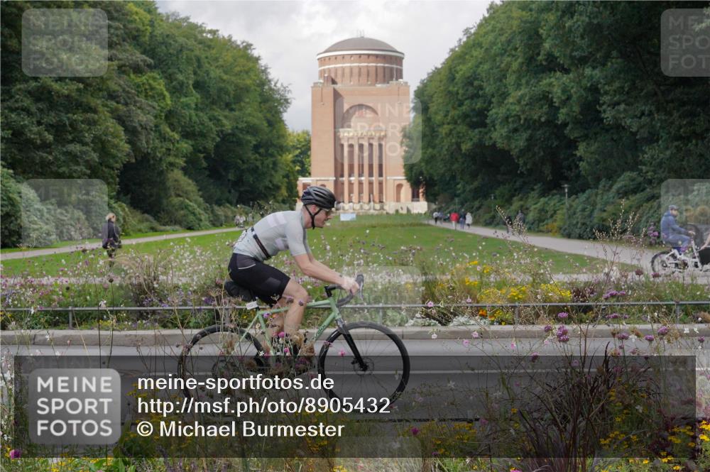 14.09.2025 - Stadtparktriathlon Michael Burmester http://msf.ph/oto/8905432 14.09.2025 12:21:13 Radfahren 1122, 1151, 1168, 1197, 1204, 1213, 1258, 1291, 1312, 1315, 1319 meine-sportfotos.de