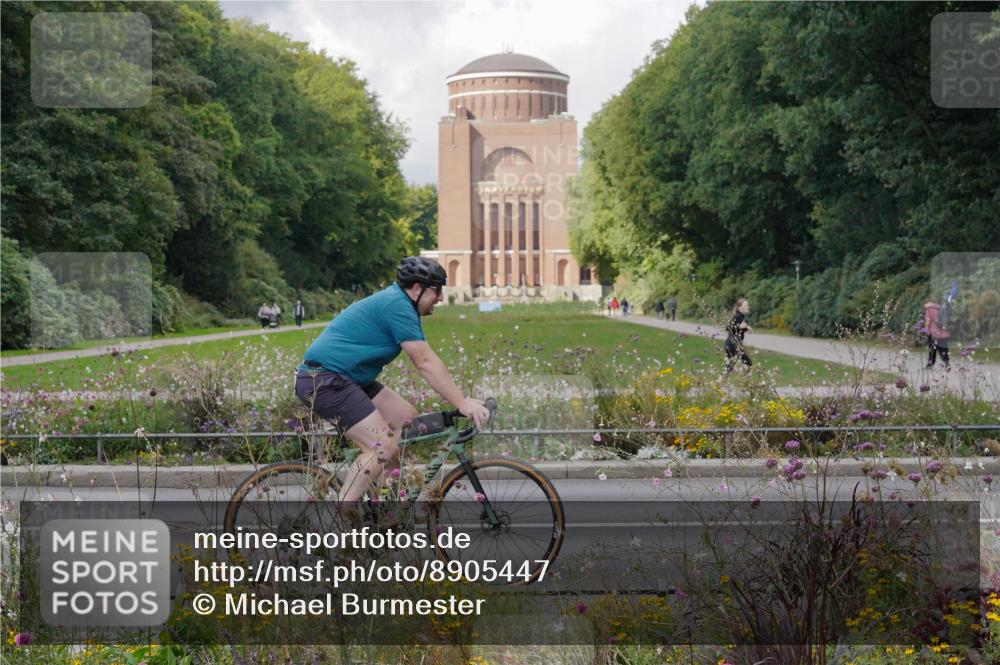 14.09.2025 - Stadtparktriathlon Michael Burmester http://msf.ph/oto/8905447 14.09.2025 12:21:41 Radfahren 1159, 1174, 1209, 1257, 1273, 1277, 1288, 1295 meine-sportfotos.de