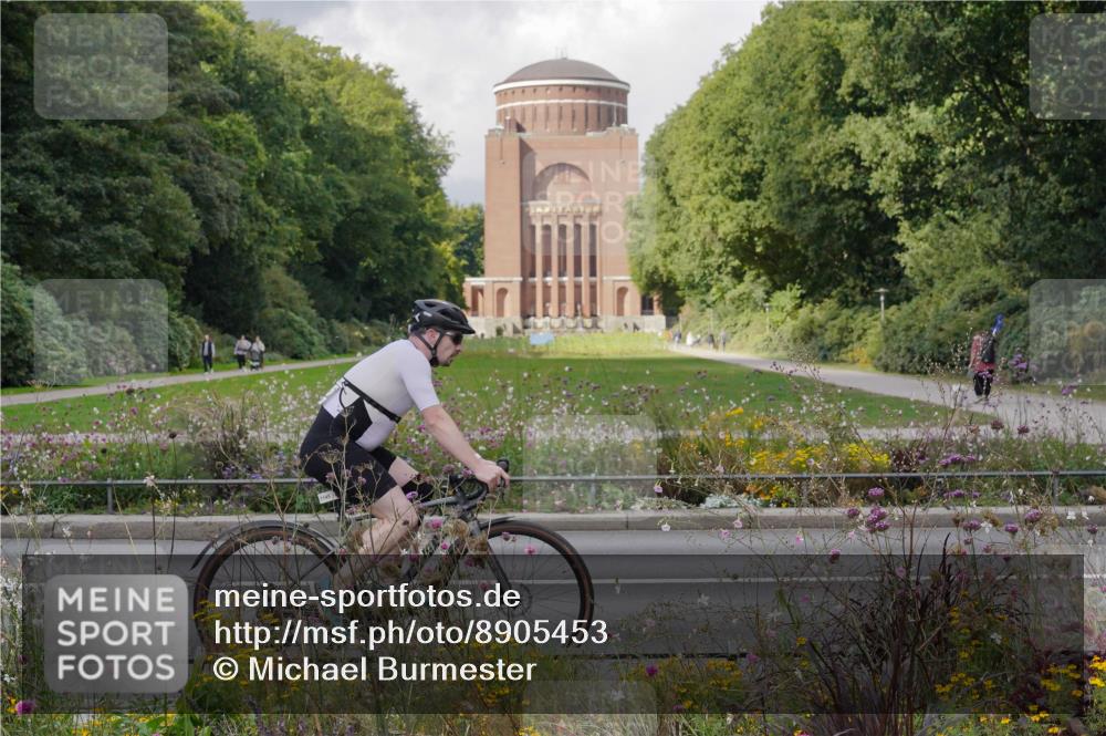14.09.2025 - Stadtparktriathlon Michael Burmester http://msf.ph/oto/8905453 14.09.2025 12:21:54 Radfahren 1145, 1186, 1237, 1241 meine-sportfotos.de