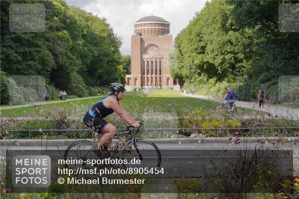 14.09.2025 - Stadtparktriathlon Michael Burmester http://msf.ph/oto/8905454 14.09.2025 12:21:57 Radfahren 1145, 1162, 1186, 1237, 1241 meine-sportfotos.de