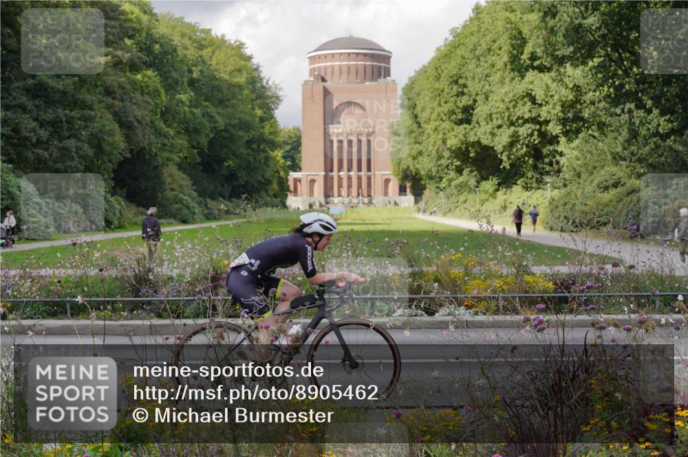 14.09.2025 - Stadtparktriathlon Michael Burmester http://msf.ph/oto/8905462 14.09.2025 12:22:22 Radfahren 1199, 1214, 1251, 1292, 1321 meine-sportfotos.de