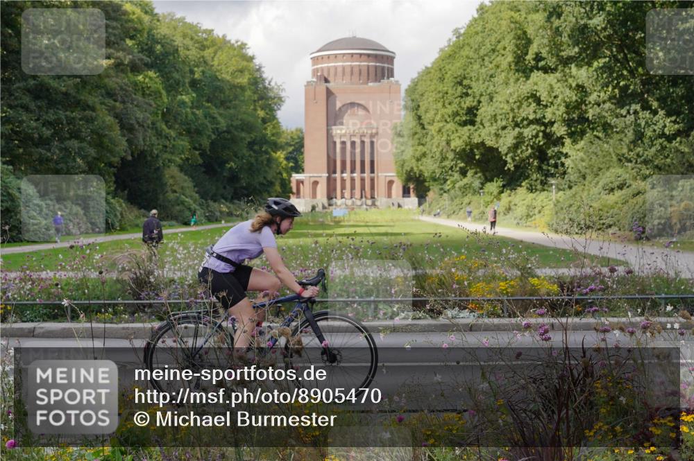 14.09.2025 - Stadtparktriathlon Michael Burmester http://msf.ph/oto/8905470 14.09.2025 12:22:43 Radfahren 1184, 1192, 1194, 1222, 1232, 1263, 1279, 1298 meine-sportfotos.de