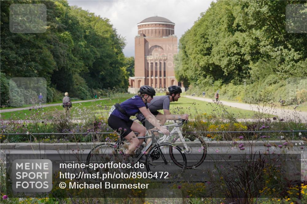 14.09.2025 - Stadtparktriathlon Michael Burmester http://msf.ph/oto/8905472 14.09.2025 12:22:47 Radfahren 1184, 1192, 1194, 1228, 1232, 1254, 1263, 1279, 1289, 1311 meine-sportfotos.de