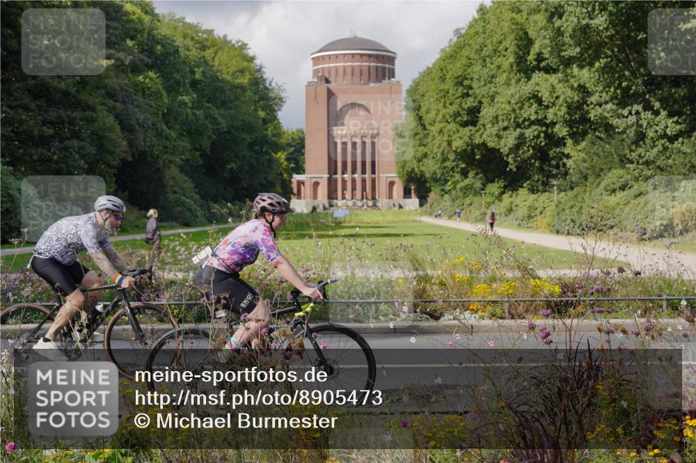14.09.2025 - Stadtparktriathlon Michael Burmester http://msf.ph/oto/8905473 14.09.2025 12:22:49 Radfahren 1184, 1192, 1194, 1228, 1232, 1254, 1263, 1279, 1285, 1289, 1311 meine-sportfotos.de