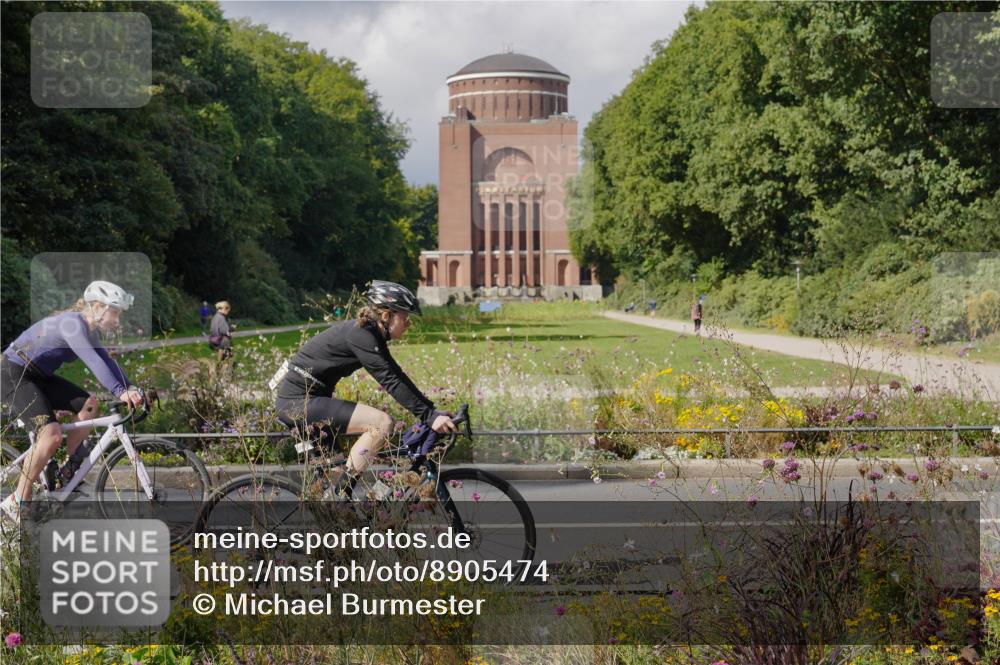 14.09.2025 - Stadtparktriathlon Michael Burmester http://msf.ph/oto/8905474 14.09.2025 12:22:53 Radfahren 1192, 1228, 1254, 1279, 1285, 1289, 1311 meine-sportfotos.de