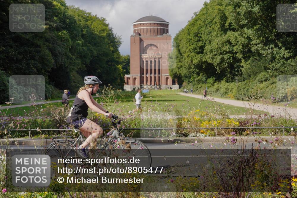 14.09.2025 - Stadtparktriathlon Michael Burmester http://msf.ph/oto/8905477 14.09.2025 12:22:56 Radfahren 1055, 1228, 1236, 1254, 1285, 1289, 1311 meine-sportfotos.de